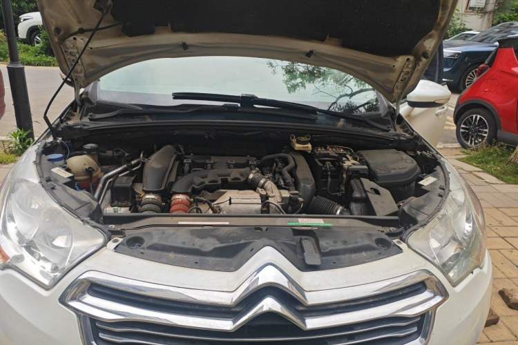 Used Citroen C4L 2014 1.6THP Intelligent Drive Automatic Dynamic Model Engine Bay