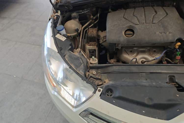 Used Citroen C4L 2014 1.8L Intelligent Drive Manual Version – Dynamic Edition Engine Bay Right