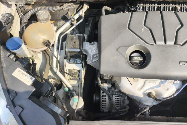 Used Citroen C4L 2014 1.8L Intelligent Drive Automatic Dynamic Model Engine Bay Right