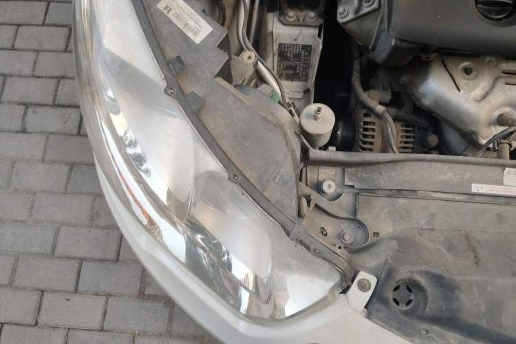 Used Citroen C4L 2014 1.8L Intelligent Drive Automatic Dynamic Model Engine Bay Right