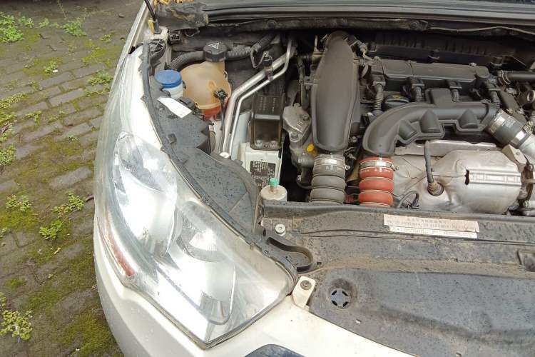 Used Citroen C4L 2014 1.6THP Intelligent Drive Automatic Dynamic Model Engine Bay Right