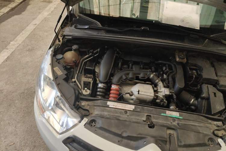 Used Citroen C4L 2014 1.6THP Intelligent Drive Automatic Dynamic Model Engine Bay Right