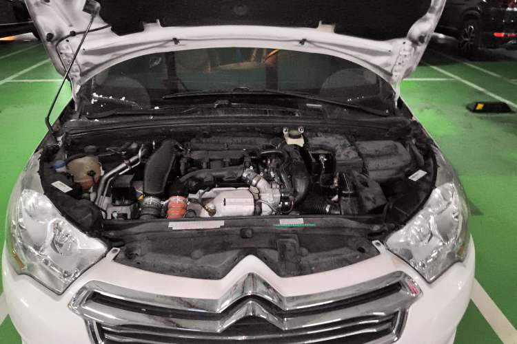 Used Citroen C4L 2014 1.6THP Intelligent Drive Automatic Dynamic Model Engine Bay