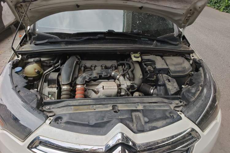 Used Citroen C4L 2014 1.6THP Intelligent Drive Automatic Dynamic Model Engine Bay