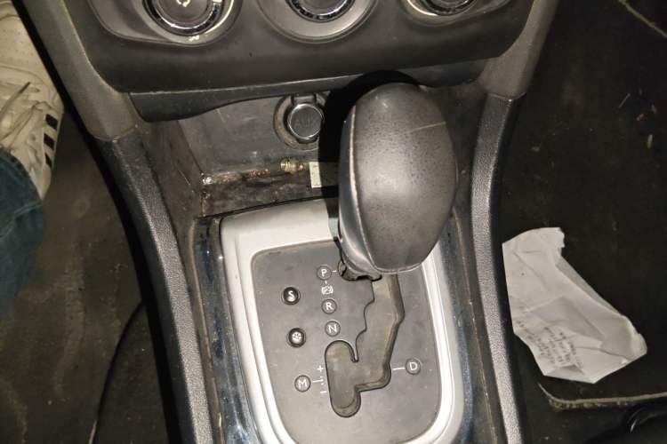 Used Citroen C4L 2014 1.8L Intelligent Drive Automatic Enjoyment Model Gear Lever