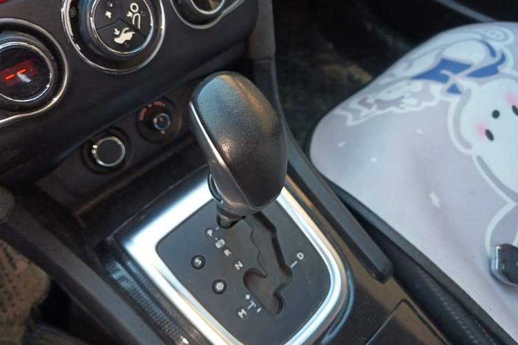 Used Citroen C4L 2014 1.6THP Intelligent Drive Automatic Dynamic Model Gear Lever