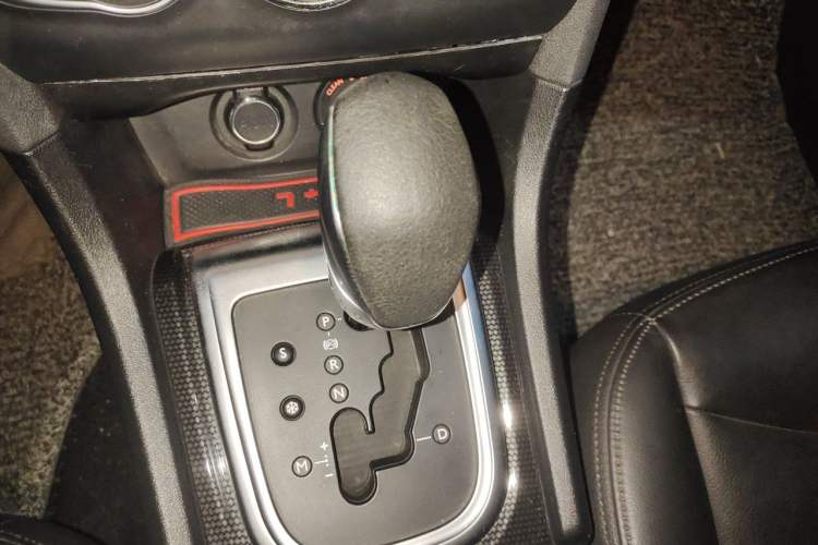 Used Citroen C4L 2014 1.6THP Intelligent Drive Automatic Dynamic Model Gear Lever