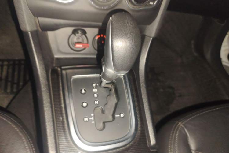 Used Citroen C4L 2014 1.8L Intelligent Drive Automatic Dynamic Model Gear Lever