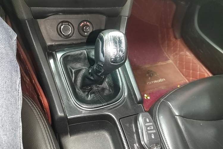 Used Citroen C4L 2014 1.8L Intelligent Drive Manual Version – Dynamic Edition Gear Lever