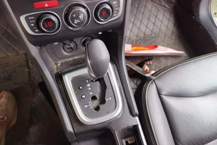 Used Citroen C4L 2014 1.6THP Intelligent Drive Automatic Dynamic Model Gear Lever