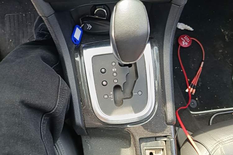 Used Citroen C4L 2014 1.6THP Intelligent Drive Automatic Dynamic Model Gear Lever