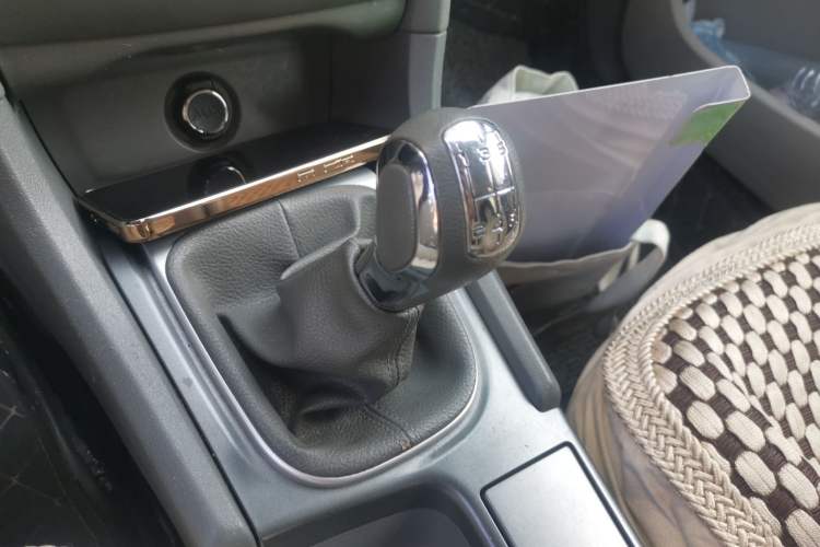 Used Citroen C4L 2014 1.8L Intelligent Drive Manual Enjoyment Model Gear Lever