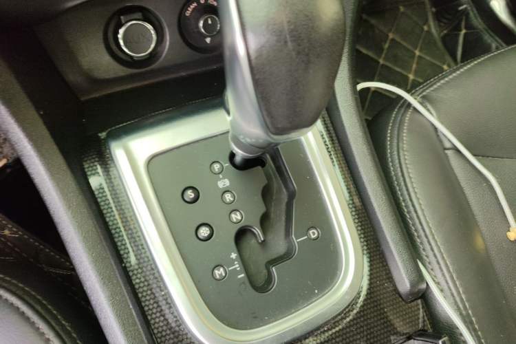 Used Citroen C4L 2014 1.6THP Intelligent Drive Automatic Dynamic Model Gear Lever