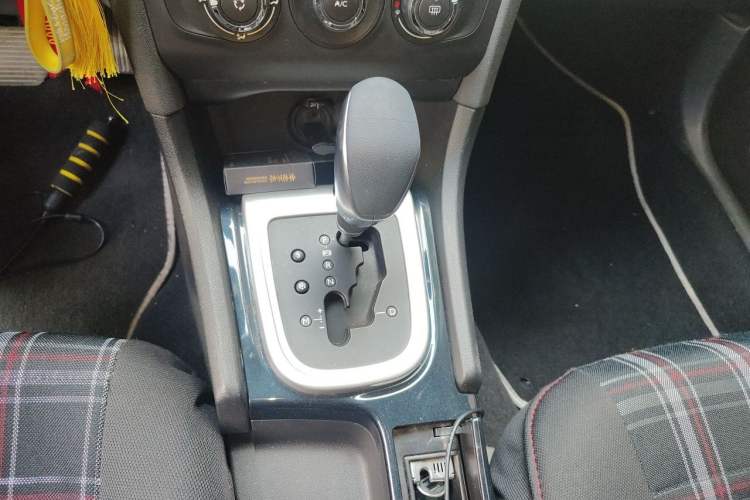 Used Citroen C4L 2014 1.8L Intelligent Drive Automatic Enjoyment Model Gear Lever