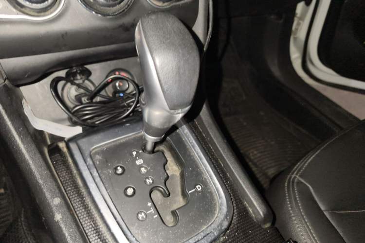 Used Citroen C4L 2014 1.8L Intelligent Drive Automatic Dynamic Model Gear Lever