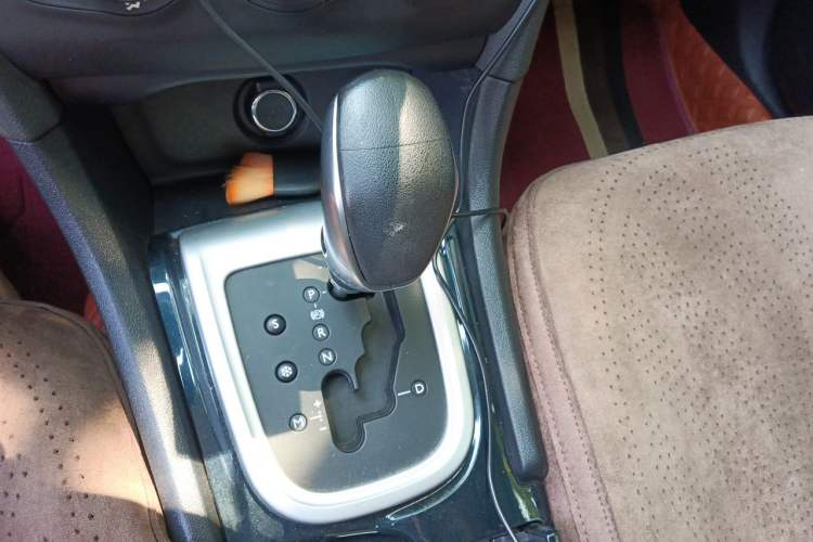 Used Citroen C4L 2014 1.8L Intelligent Drive Automatic Dynamic Model Gear Lever