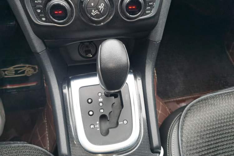 Used Citroen C4L 2014 1.6THP Intelligent Drive Automatic Dynamic Model Gear Lever