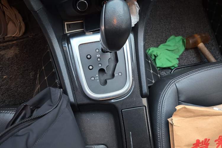 Used Citroen C4L 2014 1.6THP Intelligent Drive Automatic Dynamic Model Gear Lever