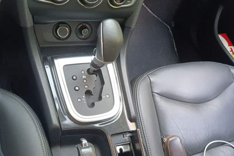 Used Citroen C4L 2014 1.8L Intelligent Drive Automatic Dynamic Model Gear Lever