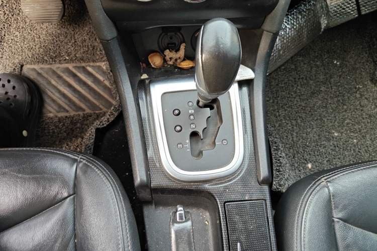 Used Citroen C4L 2014 1.8L Intelligent Drive Automatic Dynamic Model Gear Lever
