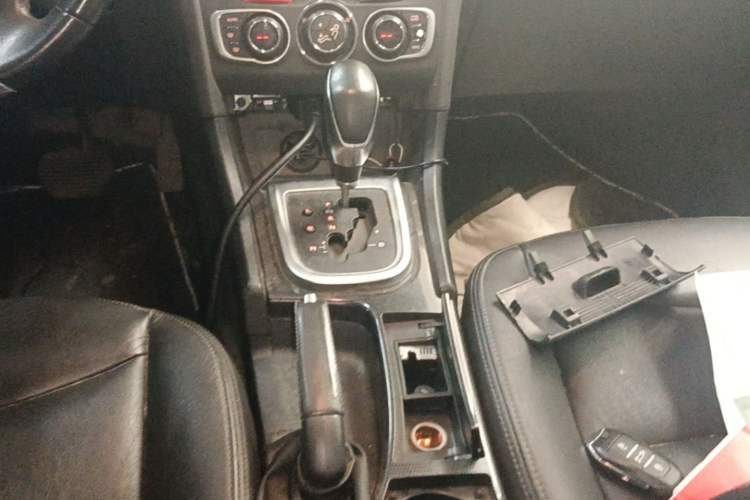 Used Citroen C4L 2014 1.6THP Intelligent Drive Automatic Dynamic Model Gear Lever