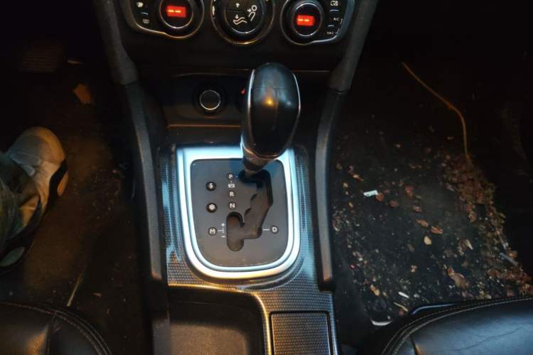 Used Citroen C4L 2014 1.6THP Intelligent Drive Automatic Dynamic Model Gear Lever