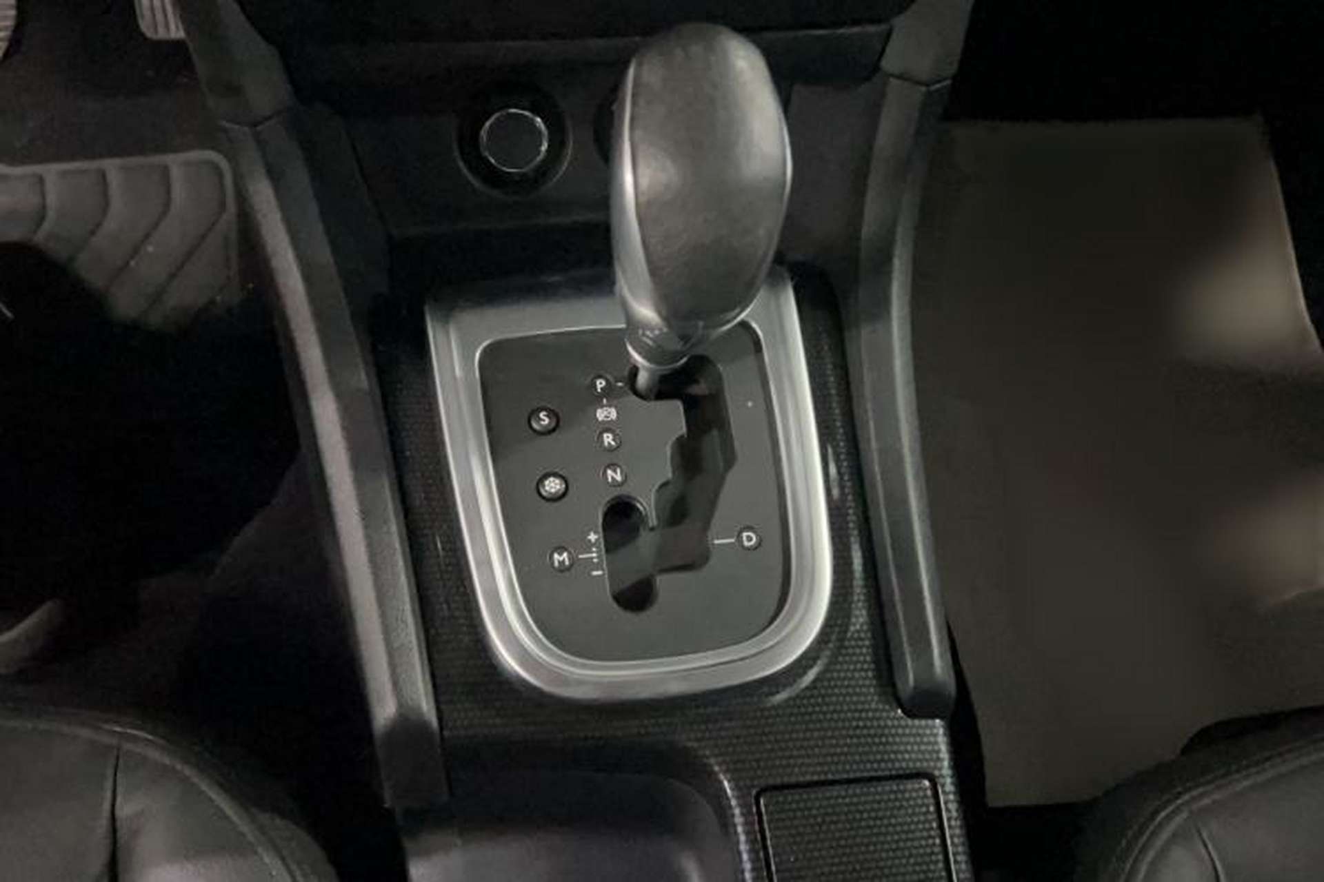 Used Citroen C4L 2014 1.8L Intelligent Drive Automatic Dynamic Model Gear Lever