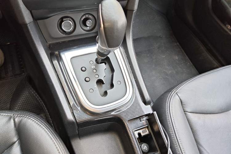 Used Citroen C4L 2014 1.8L Intelligent Drive Automatic Dynamic Model Gear Lever