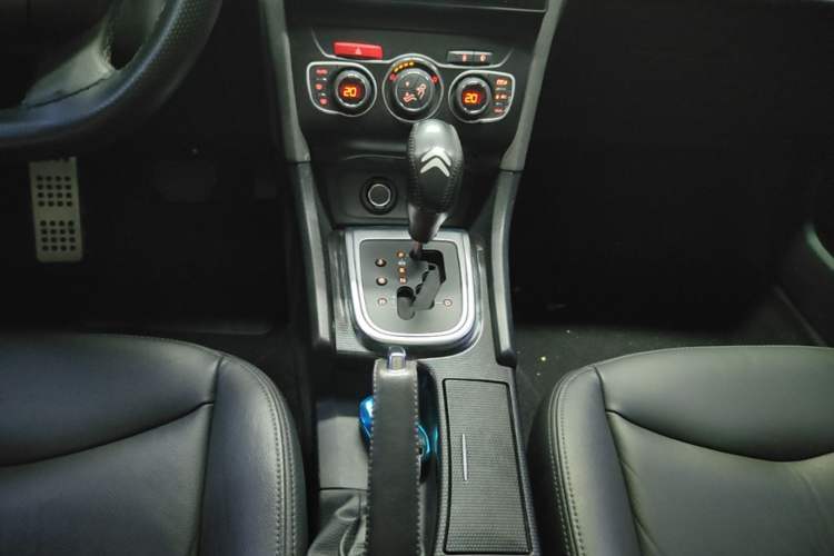 Used Citroen C4L 2014 1.6THP Intelligent Drive Automatic Dynamic Model Gear Lever
