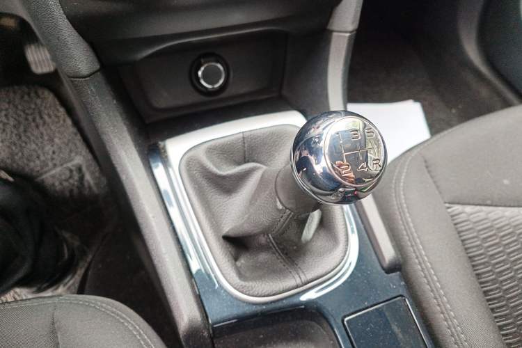 Used Citroen C4L 2014 1.8L Intelligent Drive Manual Enjoyment Model Gear Lever