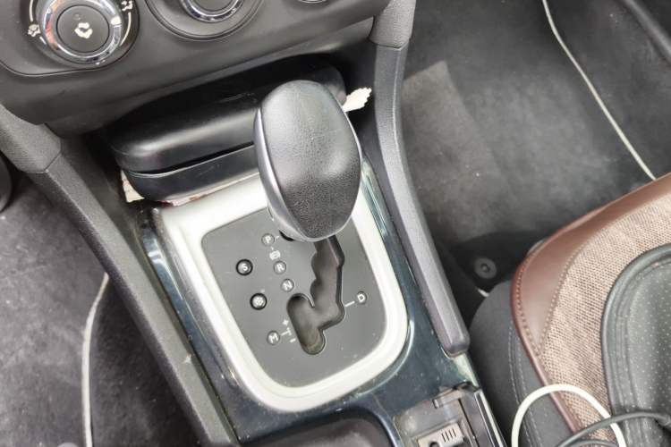 Used Citroen C4L 2014 1.8L Intelligent Drive Automatic Enjoyment Model Gear Lever