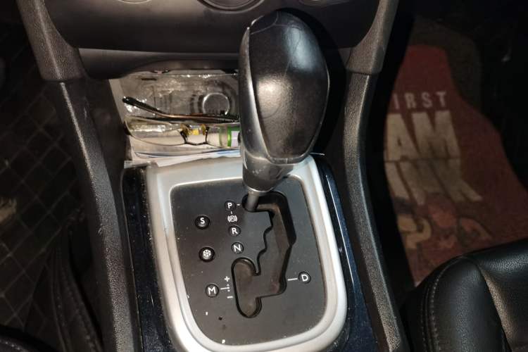 Used Citroen C4L 2014 1.8L Intelligent Drive Automatic Enjoyment Model Gear Lever