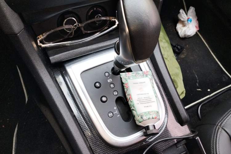 Used Citroen C4L 2014 1.6THP Intelligent Drive Automatic Dynamic Model Gear Lever