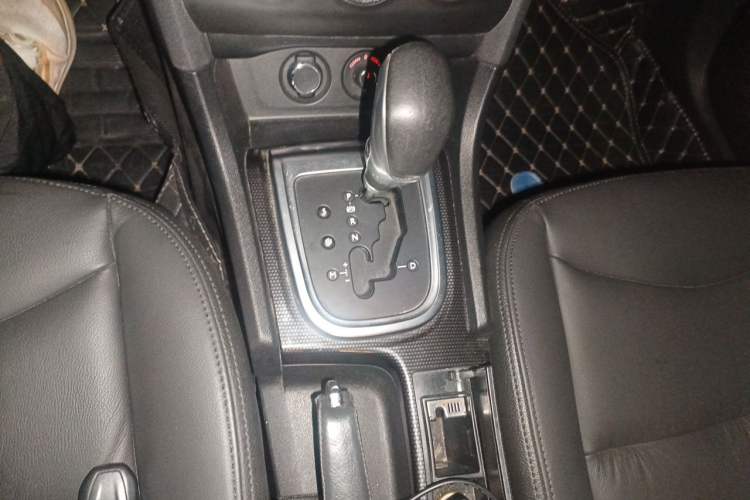 Used Citroen C4L 2014 1.8L Intelligent Drive Automatic Dynamic Model Gear Lever