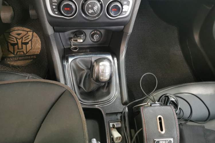 Used Citroen C4L 2014 1.8L Intelligent Drive Manual Version – Dynamic Edition Gear Lever
