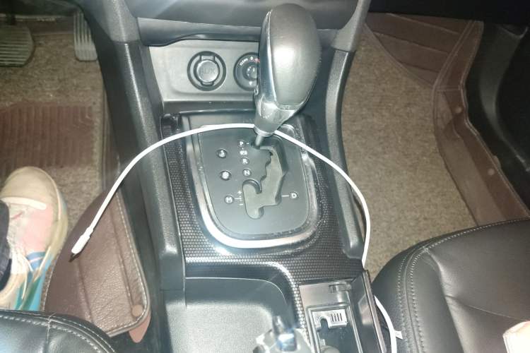 Used Citroen C4L 2014 1.6THP Intelligent Drive Automatic Dynamic Model Gear Lever