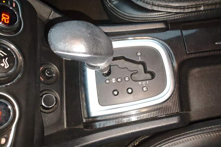 Used Citroen C4L 2014 1.6THP Intelligent Drive Automatic Dynamic Model Gear Lever