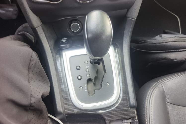 Used Citroen C4L 2014 1.6THP Intelligent Drive Automatic Dynamic Model Gear Lever