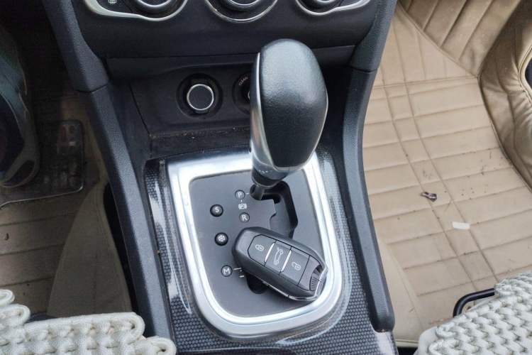 Used Citroen C4L 2014 1.6THP Intelligent Drive Automatic Dynamic Model Gear Lever