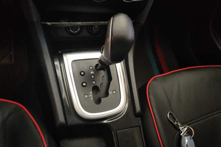 Used Citroen C4L 2014 1.6THP Intelligent Drive Automatic Dynamic Model Gear Lever