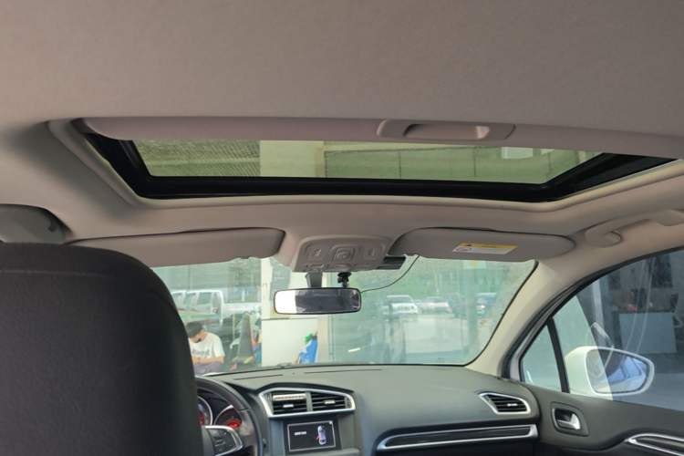 Used Citroen C4L 2014 1.8L Intelligent Drive Manual Version – Dynamic Edition Headliner