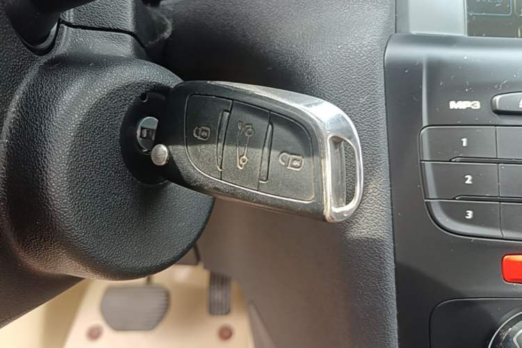 Used Citroen C4L 2014 1.8L Intelligent Drive Automatic Enjoyment Model Interior 1
