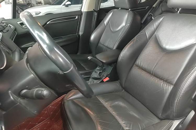 Used Citroen C4L 2014 1.8L Intelligent Drive Manual Version – Dynamic Edition Left Front Seat