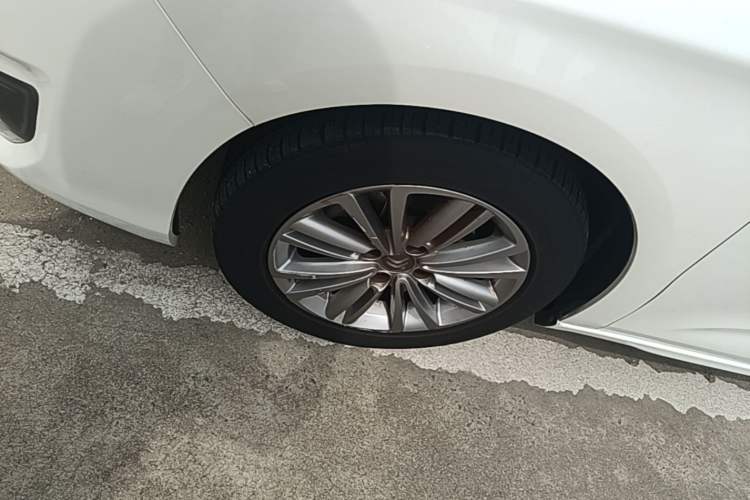 Used Citroen C4L 2014 1.8L Intelligent Drive Automatic Enjoyment Model Left Front Wheel Hub