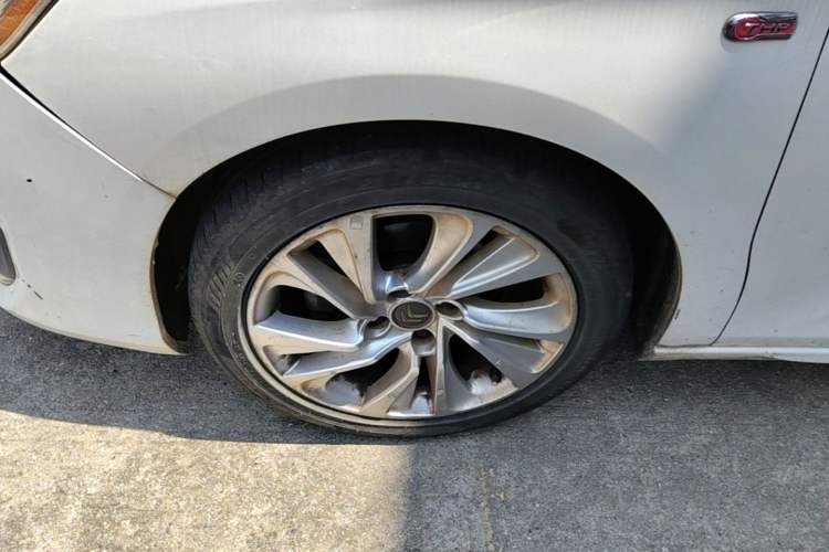 Used Citroen C4L 2014 1.6THP Intelligent Drive Automatic Dynamic Model Left Front Wheel Hub