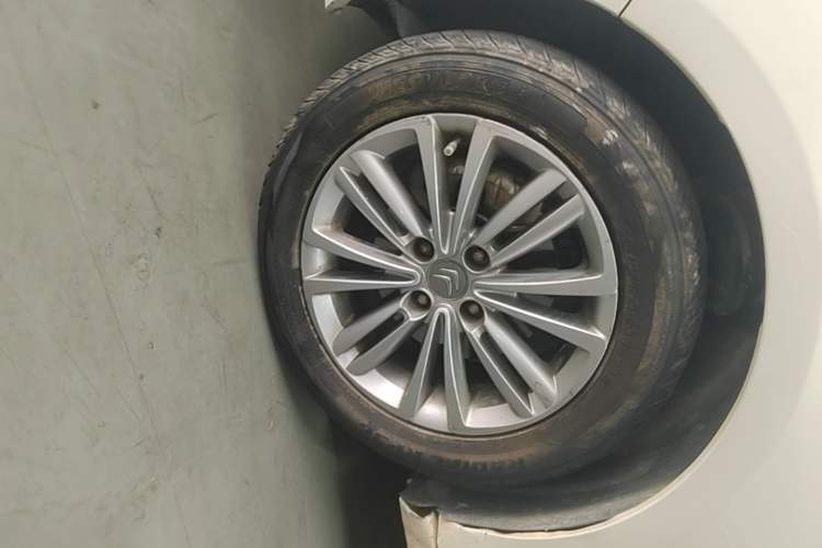 Used Citroen C4L 2014 1.8L Intelligent Drive Manual Version – Dynamic Edition Left Front Wheel Hub