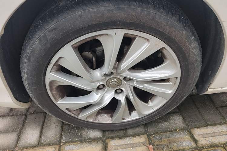Used Citroen C4L 2014 1.6THP Intelligent Drive Automatic Dynamic Model Left Front Wheel Hub
