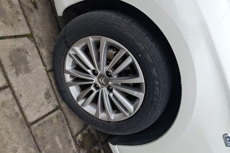 Used Citroen C4L 2014 1.8L Intelligent Drive Automatic Dynamic Model Left Front Wheel Hub