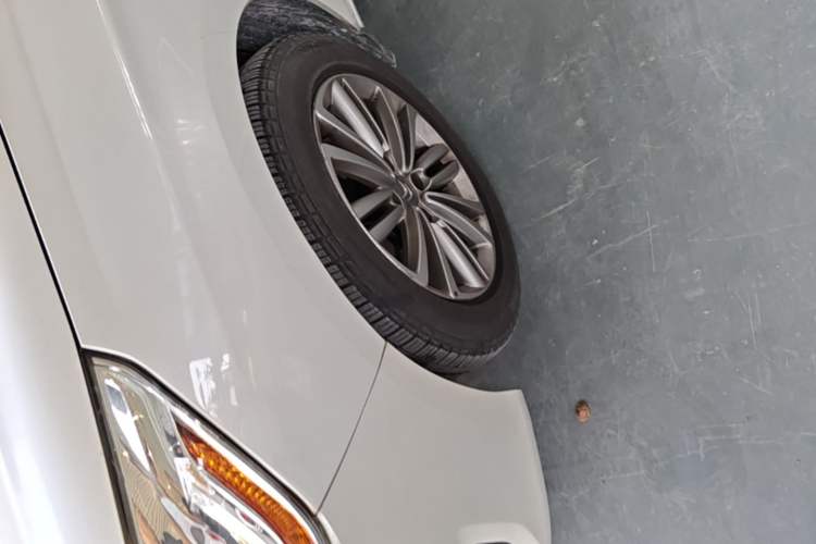 Used Citroen C4L 2014 1.8L Intelligent Drive Automatic Dynamic Model Left Front Wheel Hub