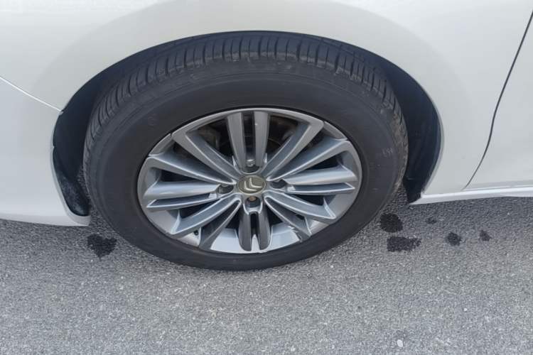 Used Citroen C4L 2014 1.8L Intelligent Drive Automatic Dynamic Model Left Front Wheel Hub
